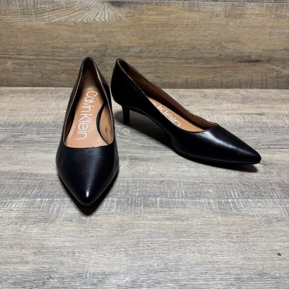 Calvin Klein Gabrianna Black Leather Kitten Heel Pumps Women's Size 9 - Picture 5 of 6